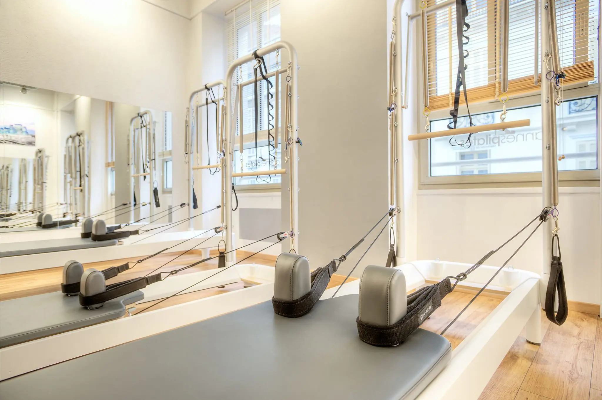Cours Pilates Reformer en petit groupe à Cannes - Cannes Pilates studio